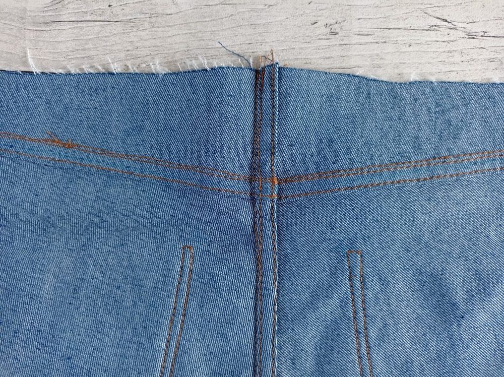 Doolland Colle à tissu simple à coudre pour tissu, aucune couture  nécessaire – Idéal pour ourlets, jeans, pantalons de travail, badges et  vêtements