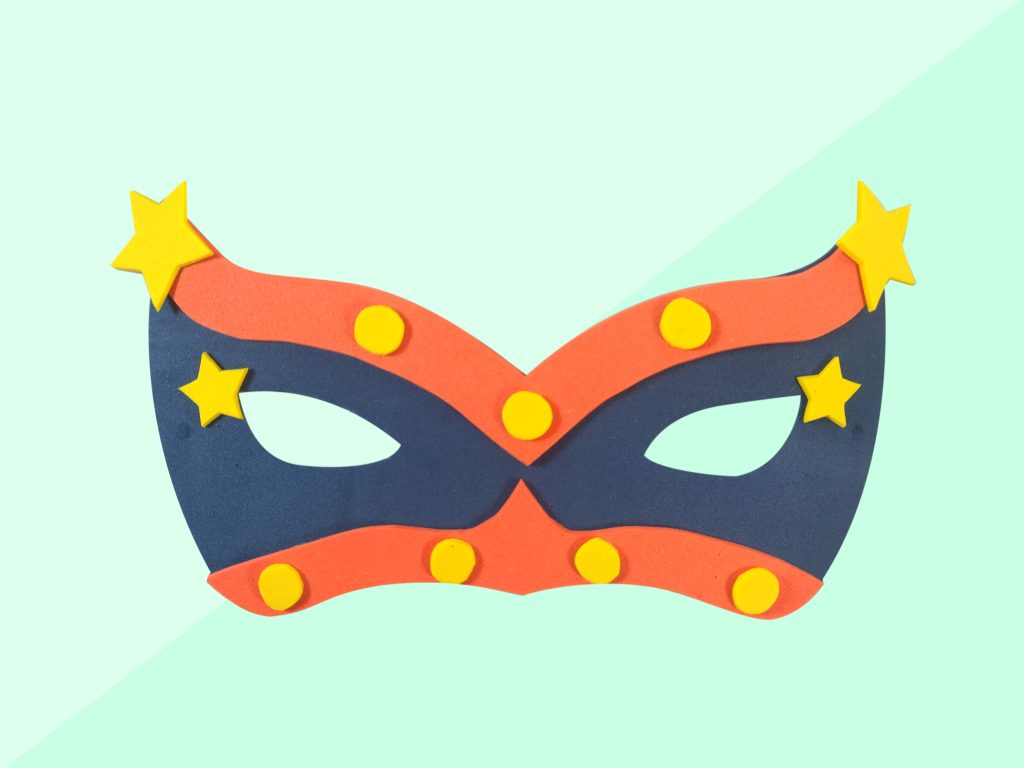 Confectionner un Masque de Super-Héros pour Carnaval