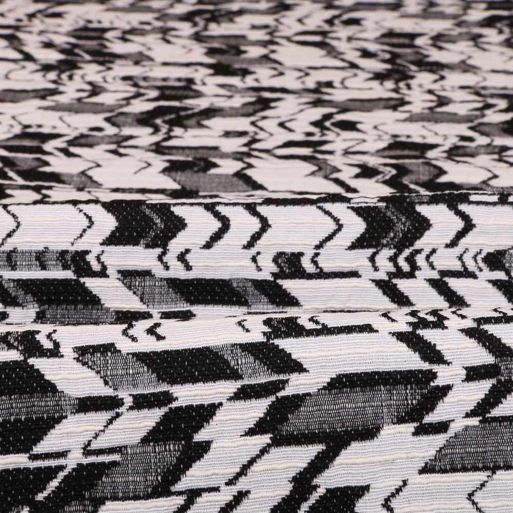 Tissu Gianni Jacquard Blanc Fresques chevrons Gris et noirs
