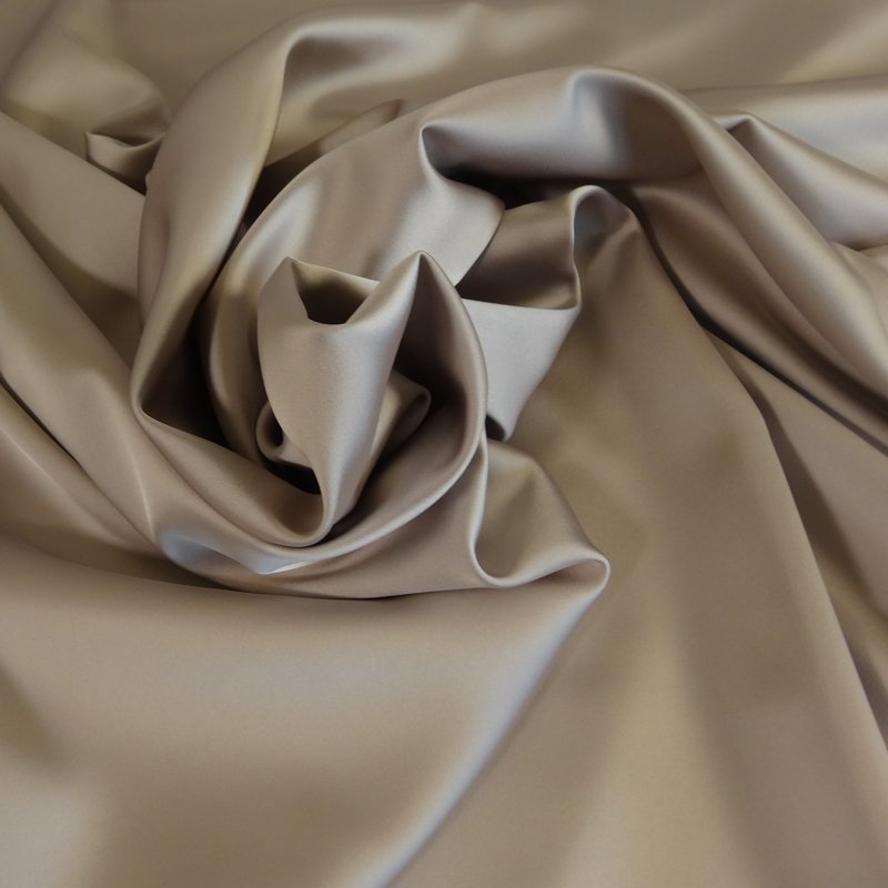 Tissu Satin Duchesse Grège