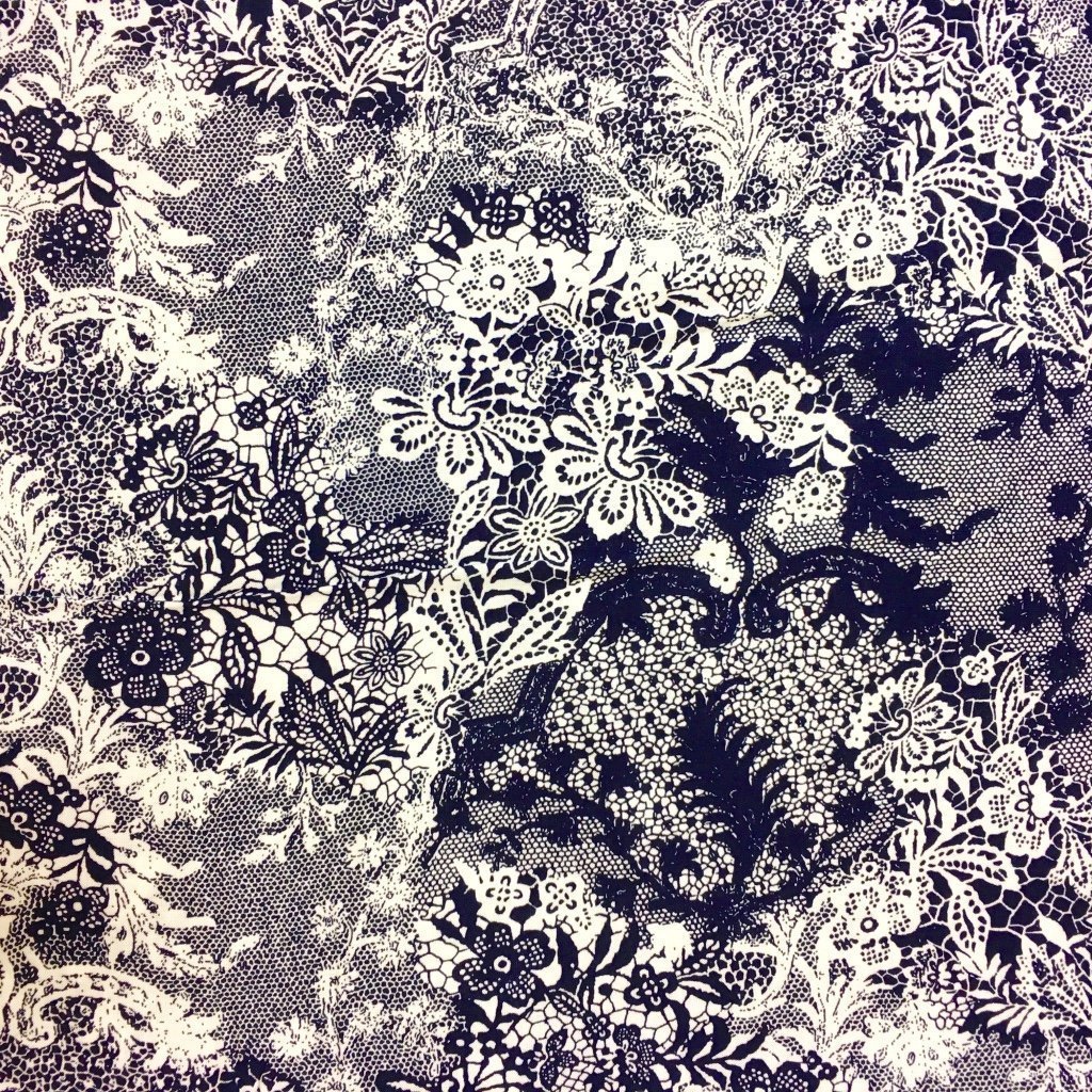 Tissu Viscose imprimée Bleu marine Fleurs Blanches