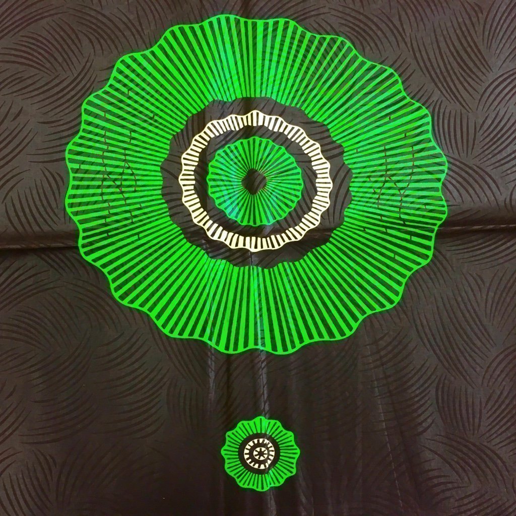 Tissu Wax africain N° 121 Marron chocolat Motifs africain Verts