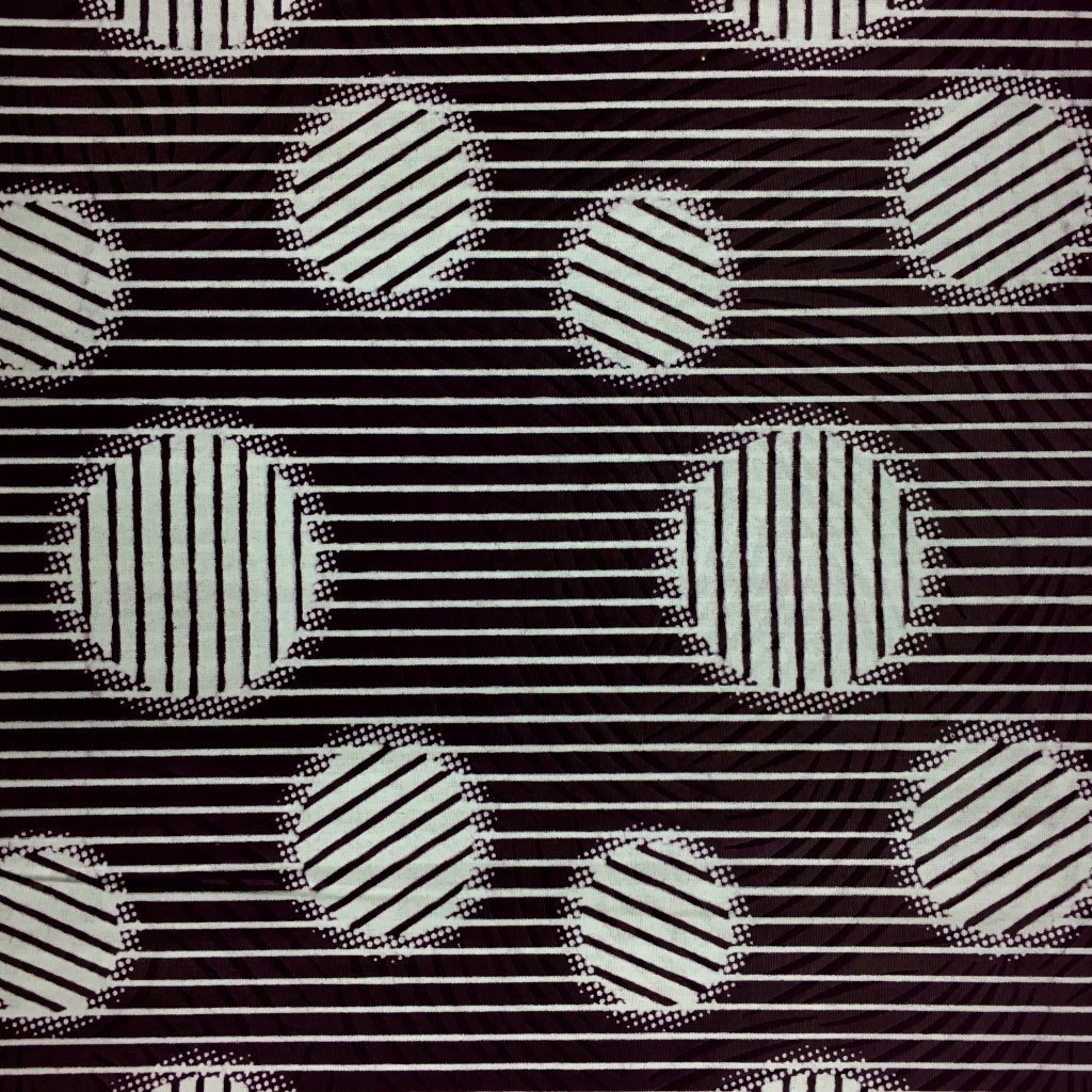 Tissu Wax africain N° 199 Gris clair Motifs africain Noirs