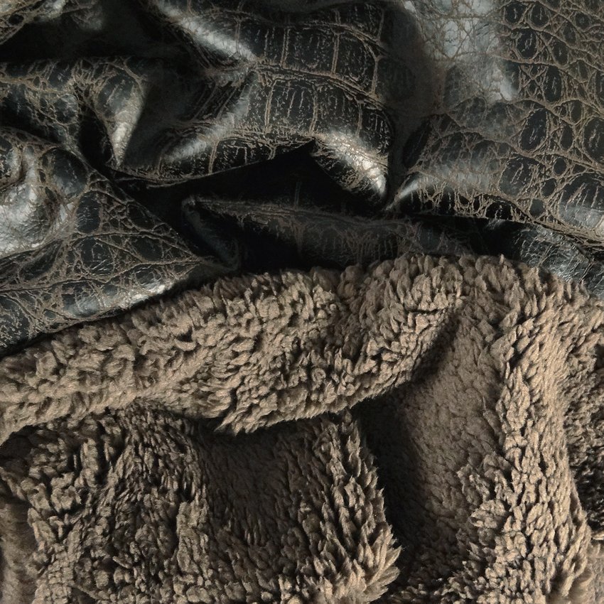 Tissu Simili cuir chocolat envers fausse fourrure mouton