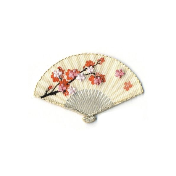 Ecusson Thermocollant Eventail Chinois Fleurs de Cerisier rouge sur fond blanc et ecru