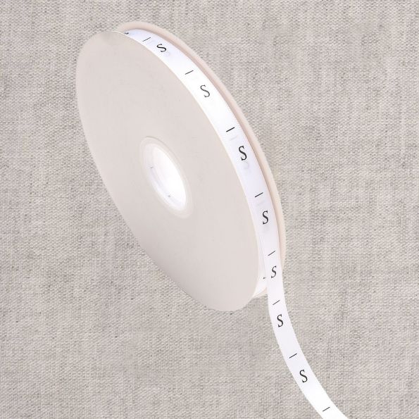 Ruban étiquettes 10 mm Taille S sur fond Blanc