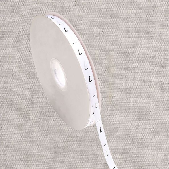 Ruban étiquettes 10 mm Taille L sur fond Blanc