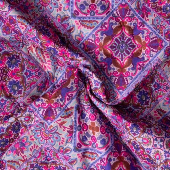 Tissu Matelassé réversible Amaya patchwork sur fond Bleu - Par 10 cm