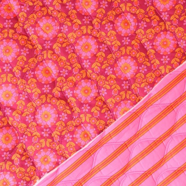 Tissu Matelassé réversible Lila fleurs Roses sur fond Bordeaux - Par 10 cm