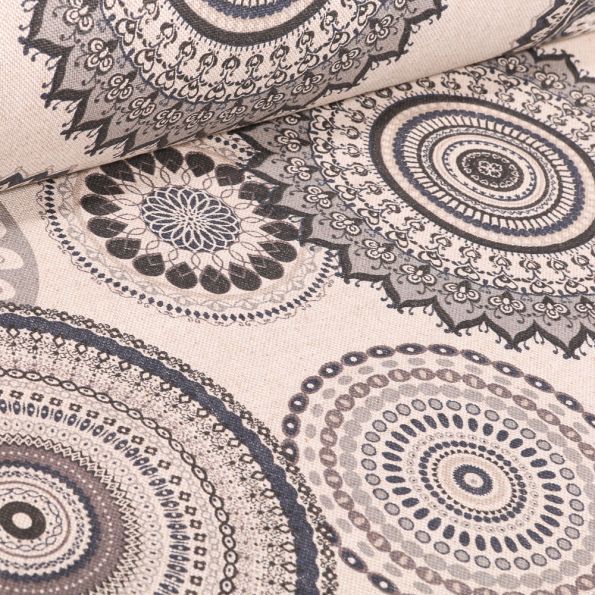 Tissu Toile de Coton Rosaces mandala gris sur fond Naturel - Par 10 cm