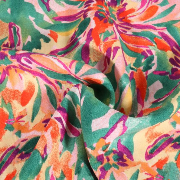 Tissu Viscose Digital Floral abstrait sur fond Vert - Par 10 cm