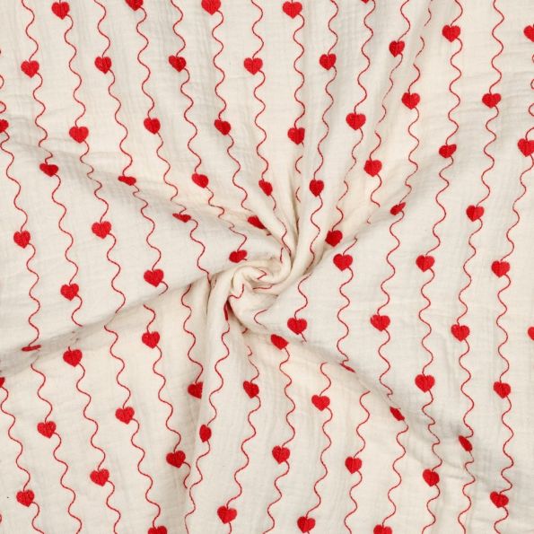 Tissu Double gaze de Coton Matelassé Kaya coeurs brodés Rouge sur fond Ecru - Par 10 cm