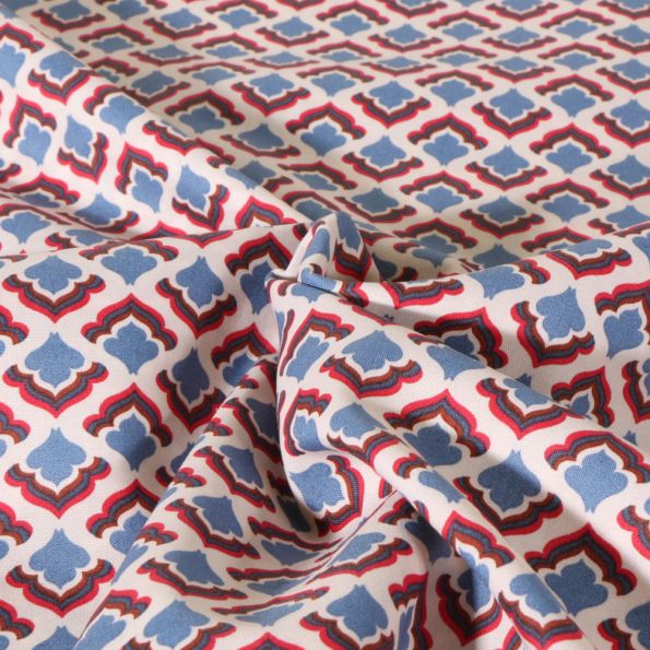 Tissu Popeline de Coton Poppy Mosaïque Andalouse bleu sur fond Ecru - Par 10 cm