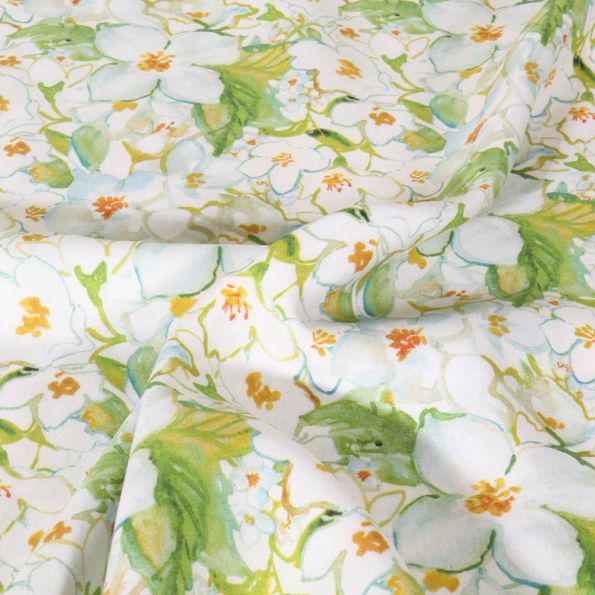Tissu Viscose Digital imprimé Floral printanier sur fond Vert - Par 10 cm