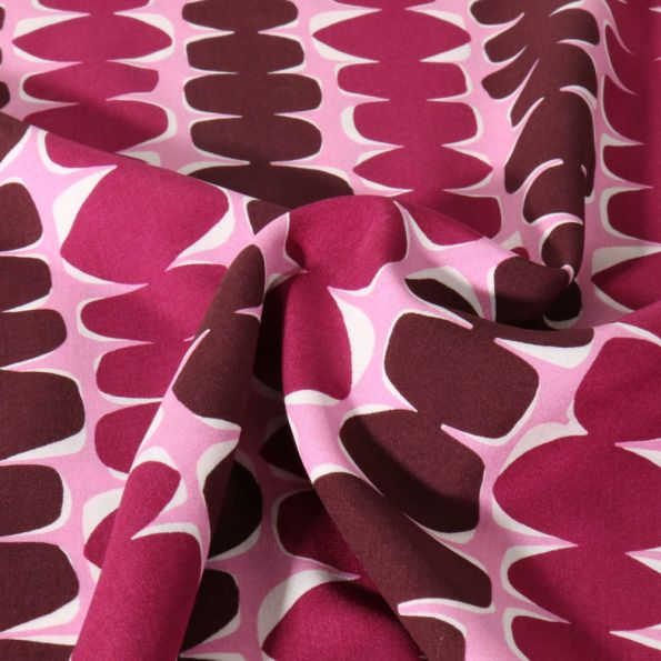 Tissu Viscose EcoVero Totem Graphique sur fond Rose - Par 10 cm