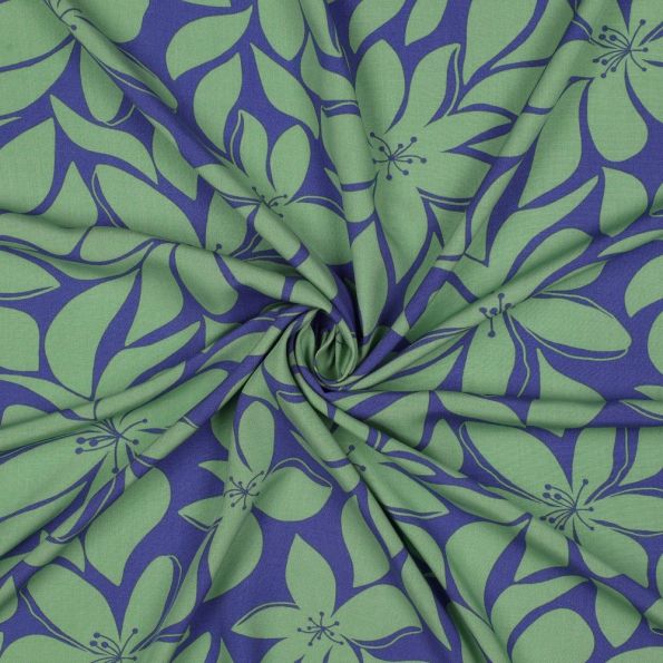 Tissu Viscose imprimé Grandes fleurs Verte sur fond Bleu indigo - Par 10 cm