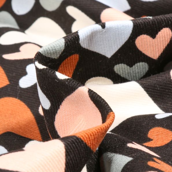 Tissu Velours milleraies Coeurs colorés sur fond Noir - Par 10 cm