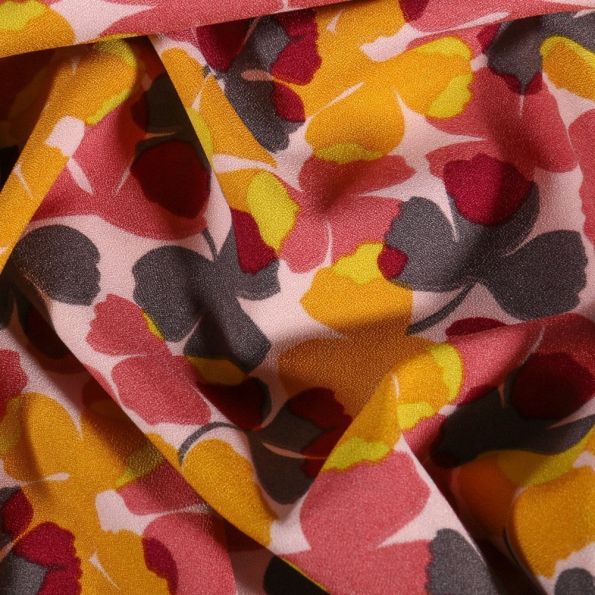 Tissu Crêpe stretch Trèfles gris rose et jaunes sur fond Rose - Par 10 cm