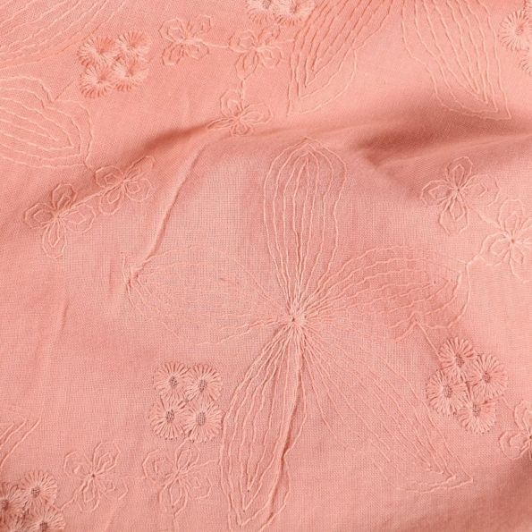 Tissu Coton brodé Petites et grandes fleurs sur fond Rose - Par 10 cm