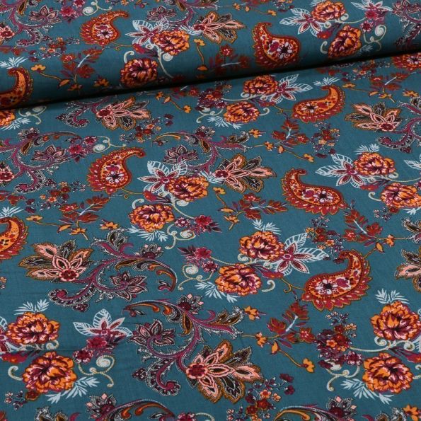 Tissu Viscose Motif cachemires et arabesques fleuris sur fond Bleu pétrole - Par 10 cm