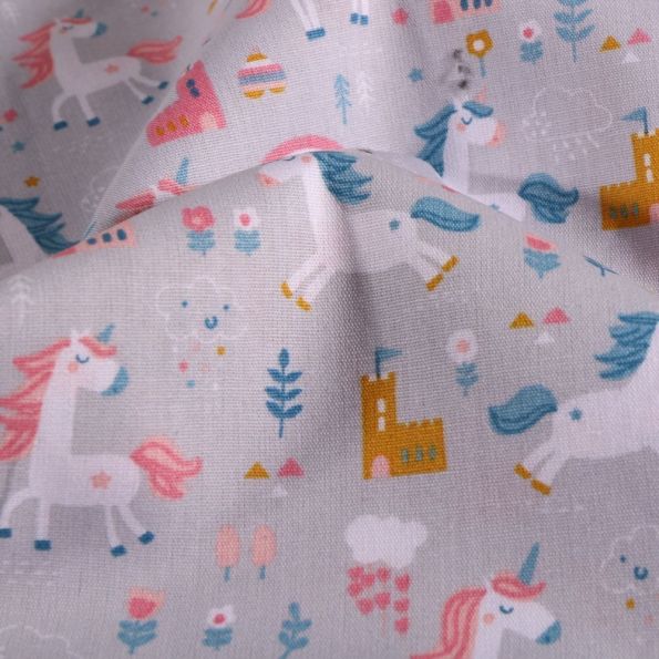 Tissu Coton imprimé LittleBird Licornes et chateaux sur fond Gris - Par 10 cm