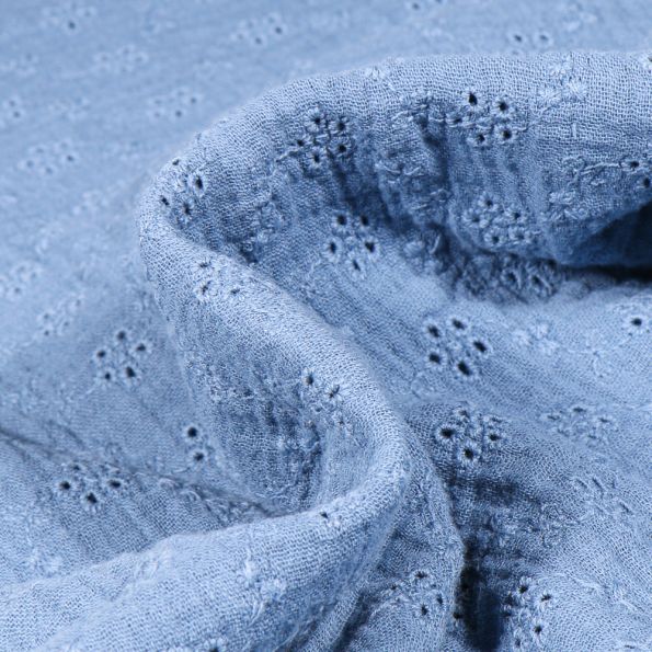 Tissu Double gaze brodé ajouré Petites fleurs sur fond Bleu indigo - Par 10 cm