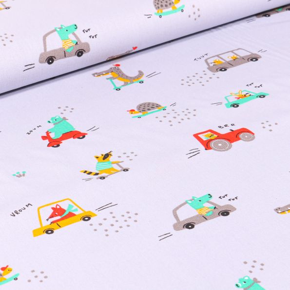 Tissu Coton imprimé Animaux skate et trottinette sur fond Gris - Par 10 cm