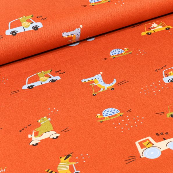 Tissu Coton imprimé Animaux skate et trottinette sur fond Orange - Par 10 cm