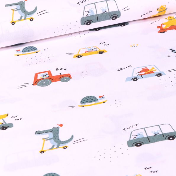 Tissu Coton imprimé Animaux skate et trottinette sur fond Blanc - Par 10 cm