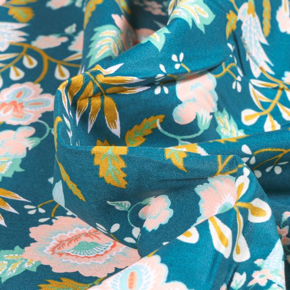 Tissu Coton imprimé Vicky sur fond Bleu paon - Par 10 cm