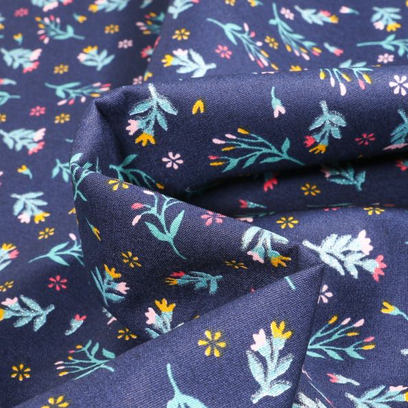 Tissu Coton imprimé Lia sur fond Bleu marine - Par 10 cm