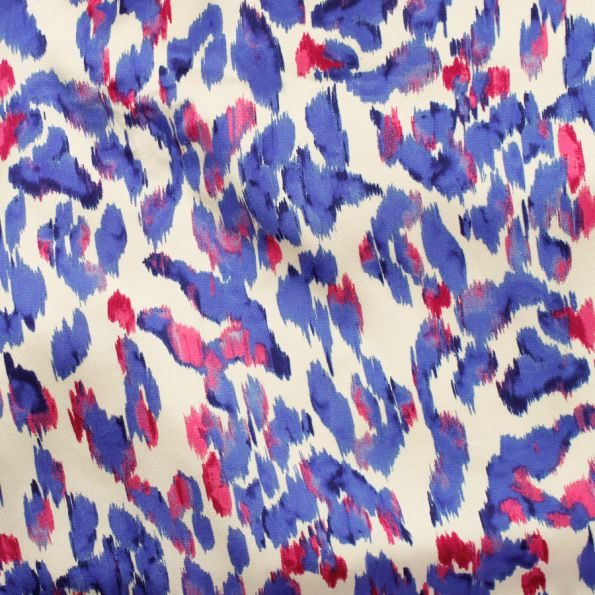 Tissu Crêpe satiné Rolanda bleu sur fond Blanc cassé - Par 10 cm