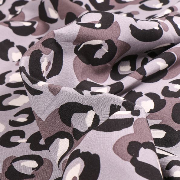 Tissu Viscose Irma sur fond Gris clair - Par 10 cm