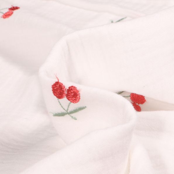 Tissu Double gaze Cerise brodées sur fond Blanc - Par 10 cm