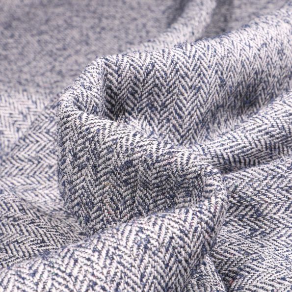 Tissu Jacquard Gianni Tessuti Chevrons marine sur fond Blanc - Par 10 cm