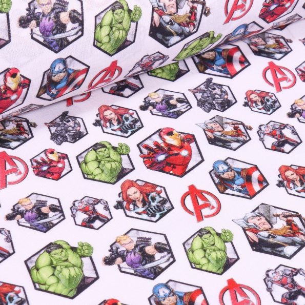 Tissu Coton imprimé sous licence Bio Avengers sur fond Blanc - Par 10 cm