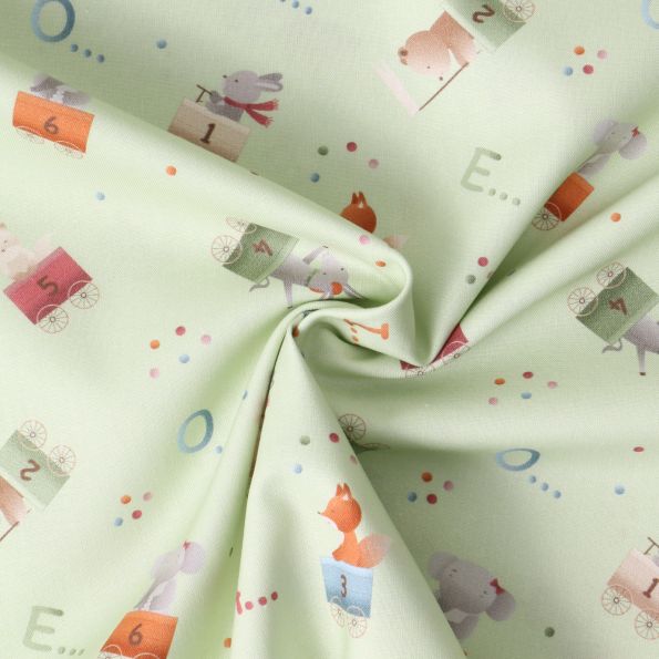 Tissu Popeline de Coton  Le Train Abécédaire sur fond Vert amande - Par 10 cm