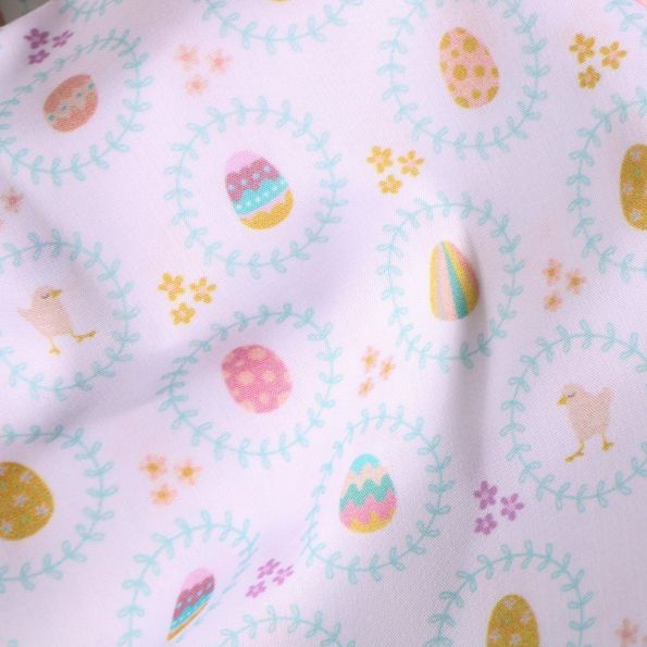 Tissu Popeline Coton Bio Oeufs de Pâques sur fond Blanc - Par 10 cm