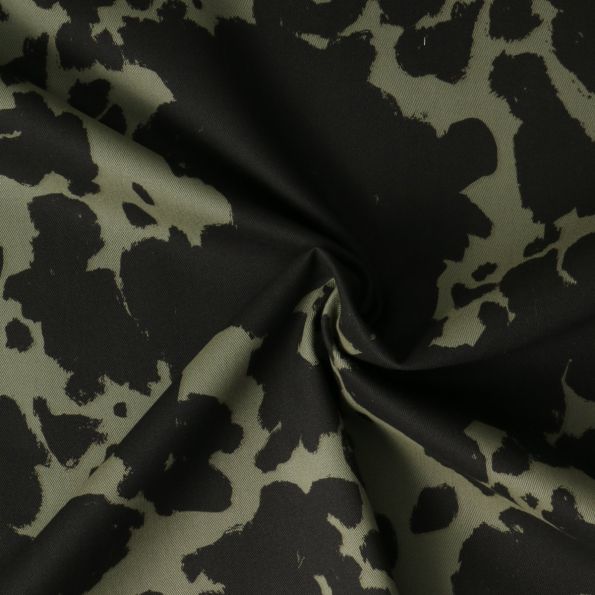 Tissu Toile de Coton  Zélina camouflage artistique sur fond Vert kaki - Par 10 cm