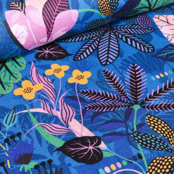 Tissu Viscose Dashwood Studio Végétations tropical sur fond Bleu roi - Par 10 cm