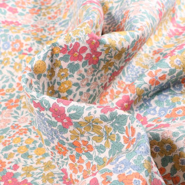 Tissu  Liberty of London Georgina Tana Lawn A sur fond Blanc - Par 10 cm
