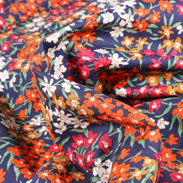 Tissu Liberty of London Sea blossoms C sur fond Bleu marine - Par 10 cm