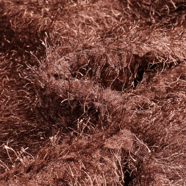 Tissu  Fausse fourrure Ludmila sur fond Marron chocolat - Par 10 cm