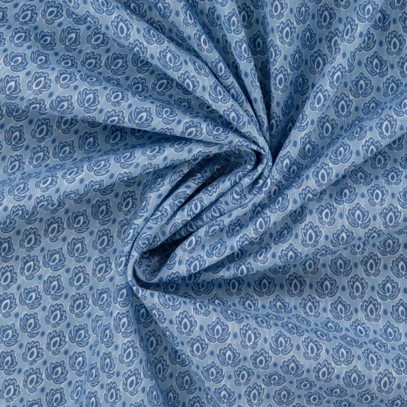 Tissu Voile de Coton digital brodé Alix cachemire discret sur fond Bleu - Par 10 cm