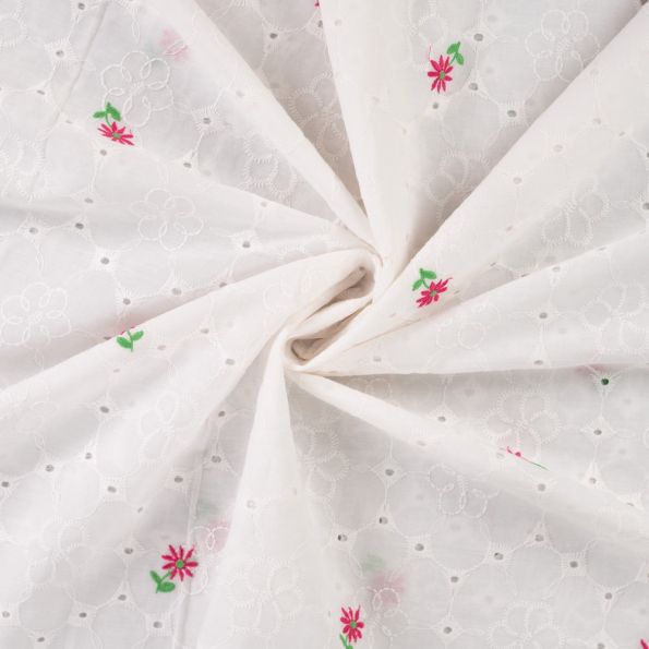 Tissu Voile de Coton brodé ajouré Fleurs roses et vertes sur fond Blanc - Par 10 cm