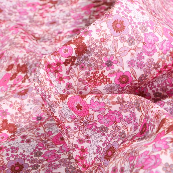 Tissu Popeline de coton Sweet Flower Lyna sur fond Blanc - Par 10 cm