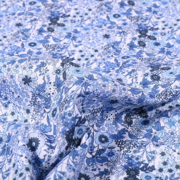 Tissu Popeline de coton Sweet Flower Gaby sur fond Blanc - Par 10 cm