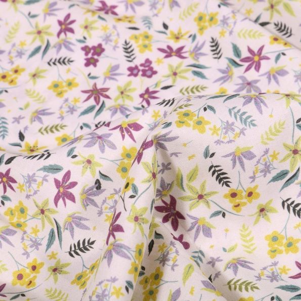 Tissu Popeline de coton Sweet Flower Léa sur fond Blanc - Par 10 cm