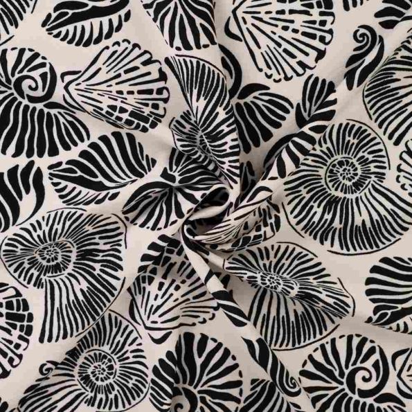 Tissu Polyviscose imprimé Îlo coquillages Noir sur fond Ecru - Par 10 cm