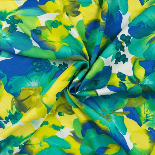 Tissu Viscose satiné Grandes fleurs aquarelles bleues et vertes sur fond Blanc - Par 10 cm